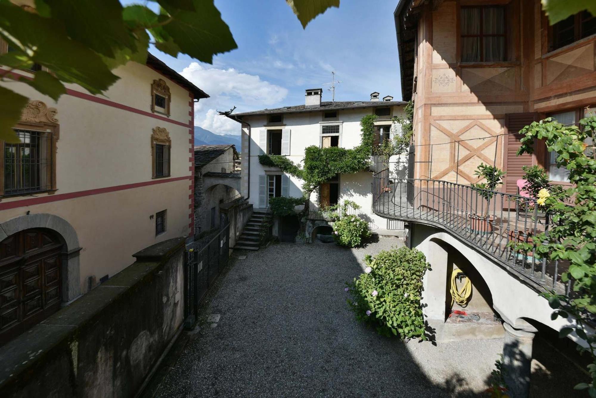 Villa Piano Nobile Al Roseto Del Drago San Bernardo  Exterior foto