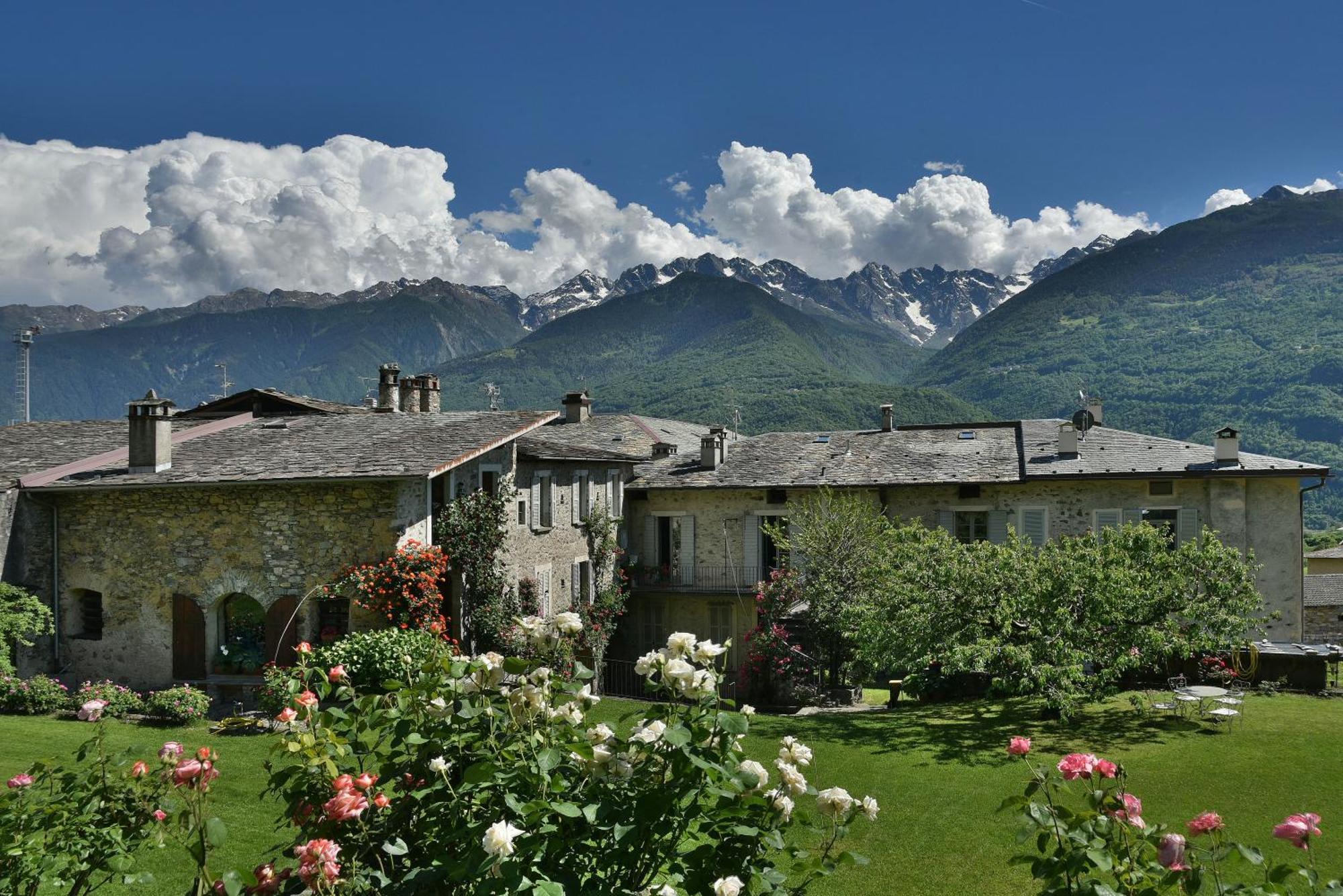Villa Piano Nobile Al Roseto Del Drago San Bernardo  Exterior foto