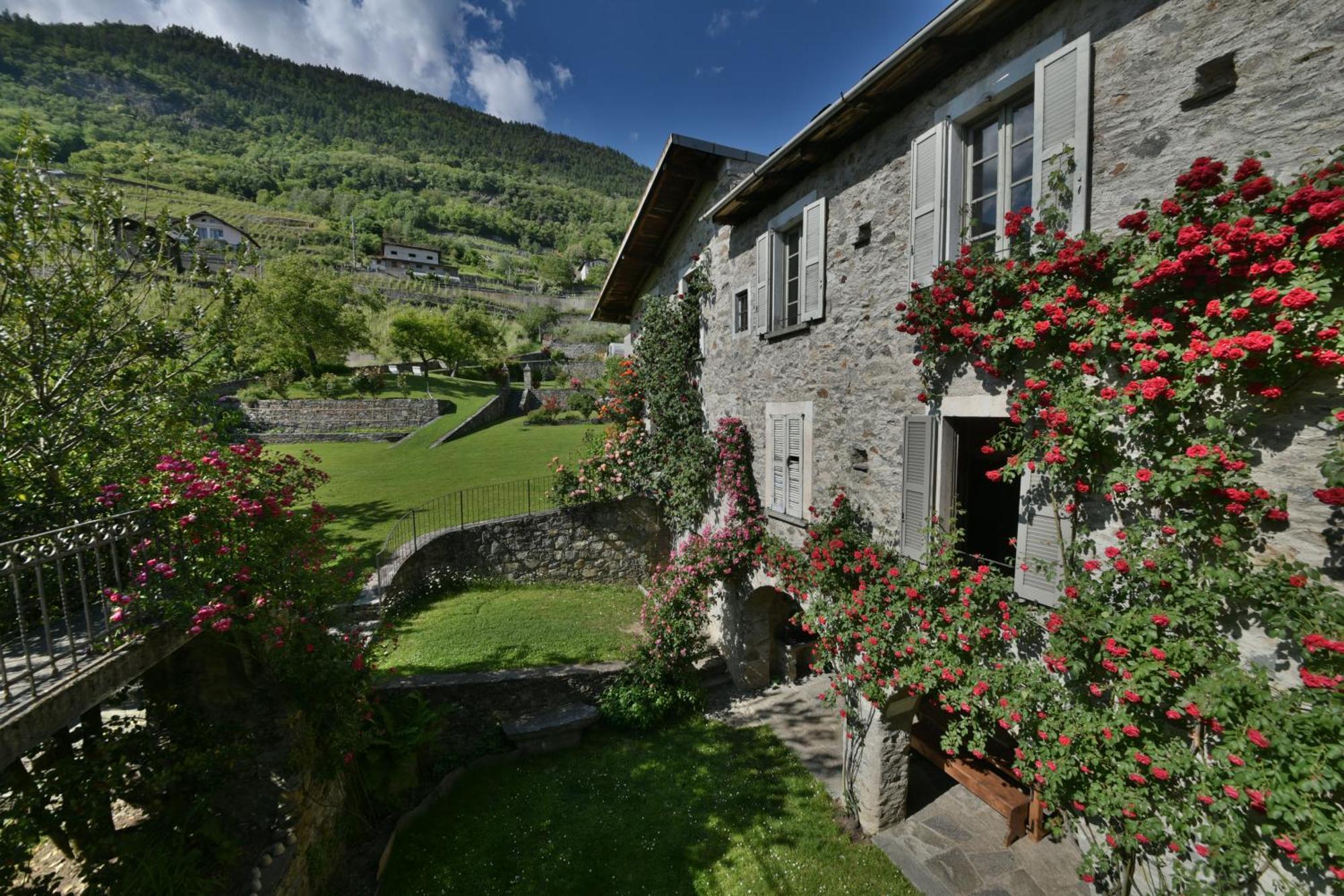 Villa Piano Nobile Al Roseto Del Drago San Bernardo  Exterior foto